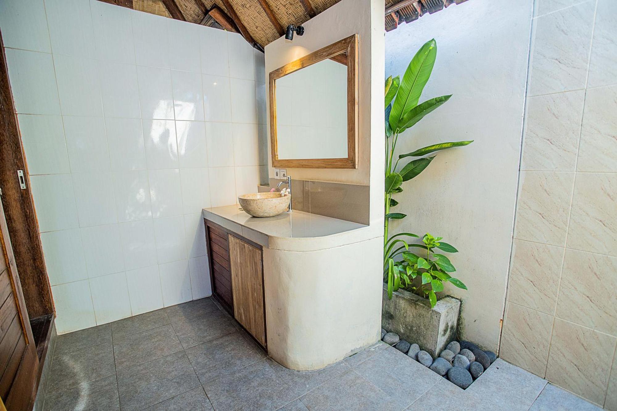The Parnas Hotel Nusa Lembongan  Luaran gambar